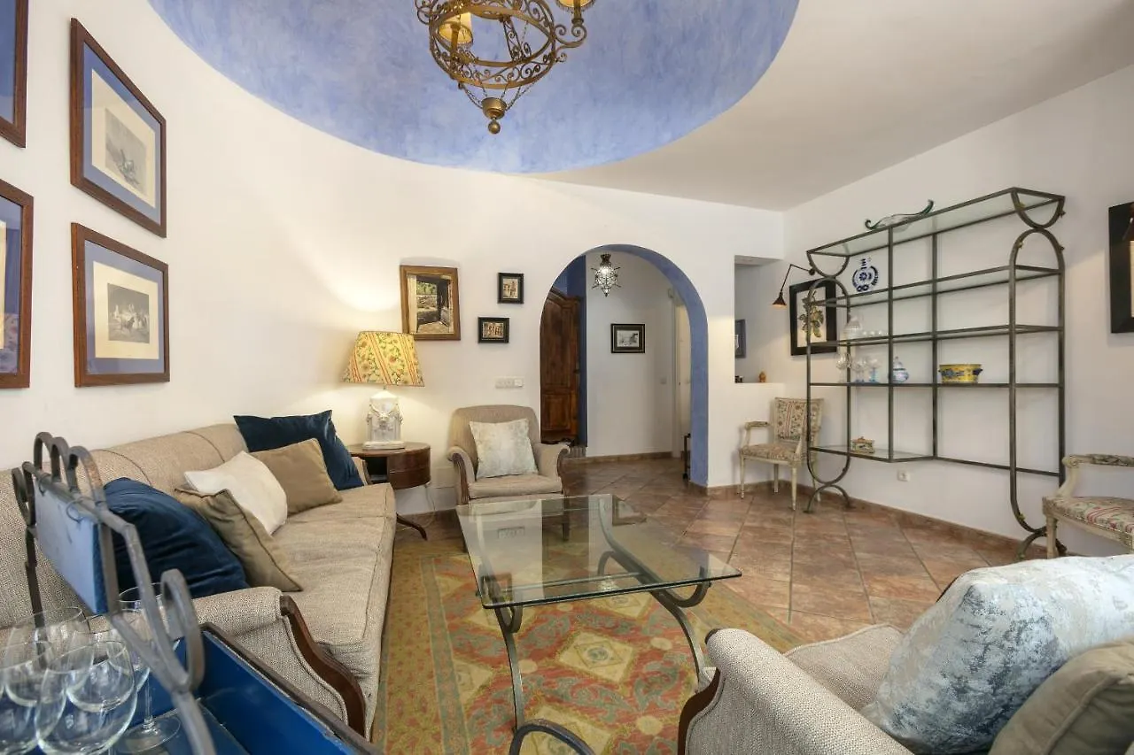 Villa Arin - Beachside Family Home Estepona