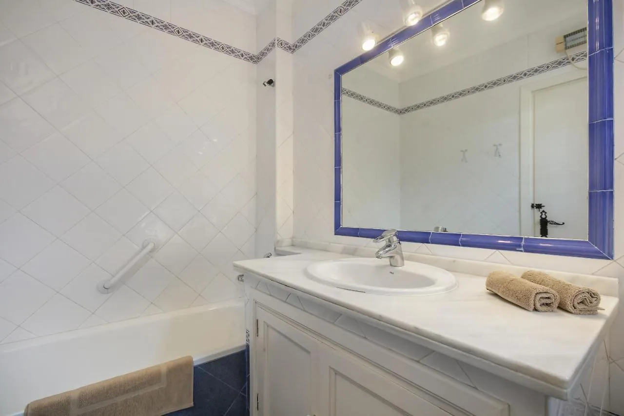 Villa Arin - Beachside Family Home Estepona