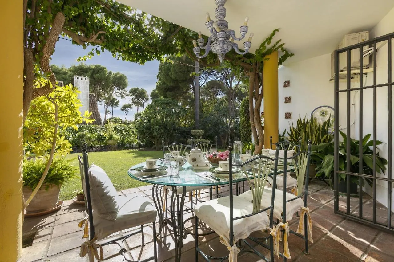 Villa Arin - Beachside Family Home Estepona