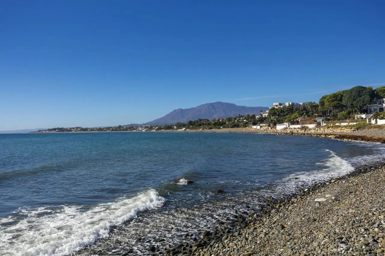 Villa Arin - Beachside Family Home Estepona