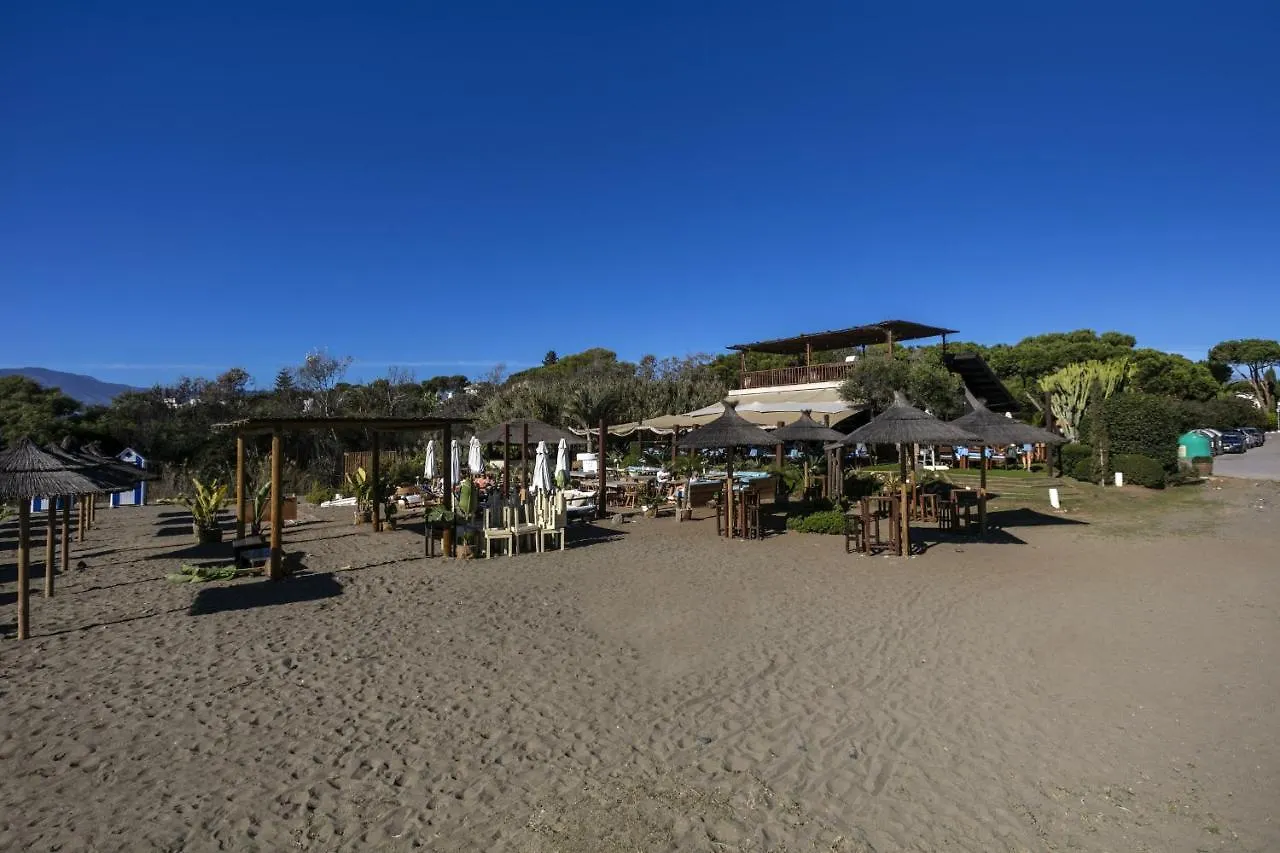 Villa Arin - Beachside Family Home Estepona İspanya
