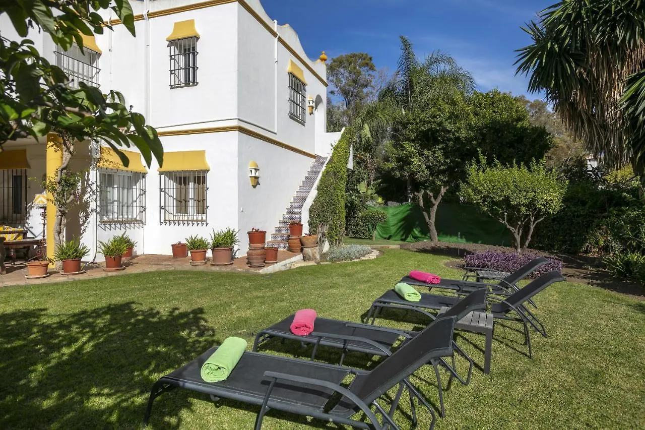 Villa Arin - Beachside Family Home Estepona İspanya