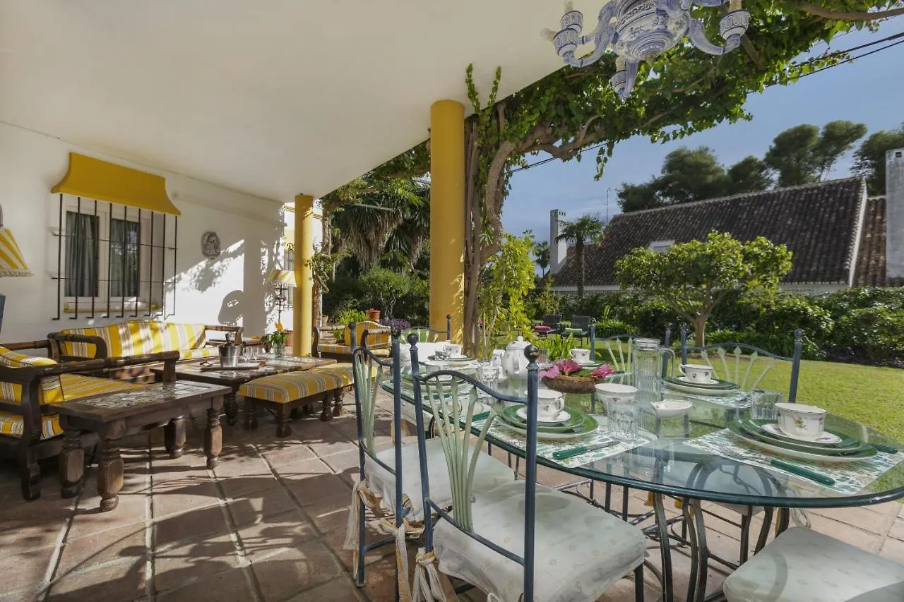 Villa Arin - Beachside Family Home Estepona 0*,  İspanya