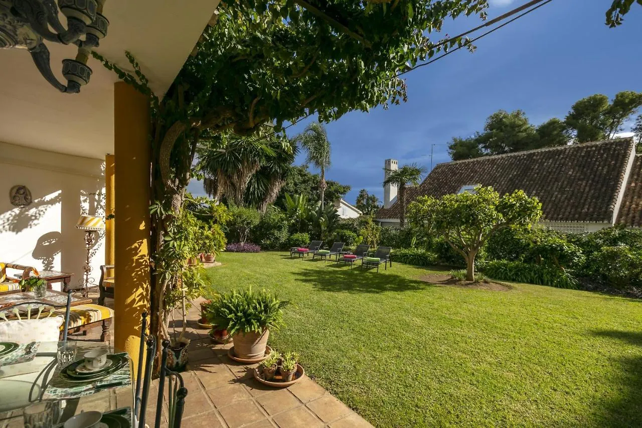 Villa Arin - Beachside Family Home Estepona