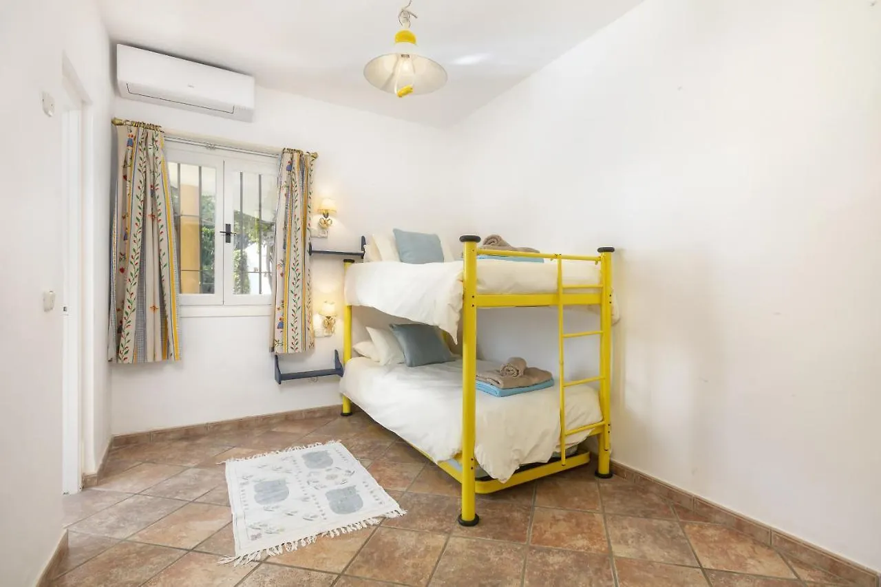 Villa Arin - Beachside Family Home Estepona Spain